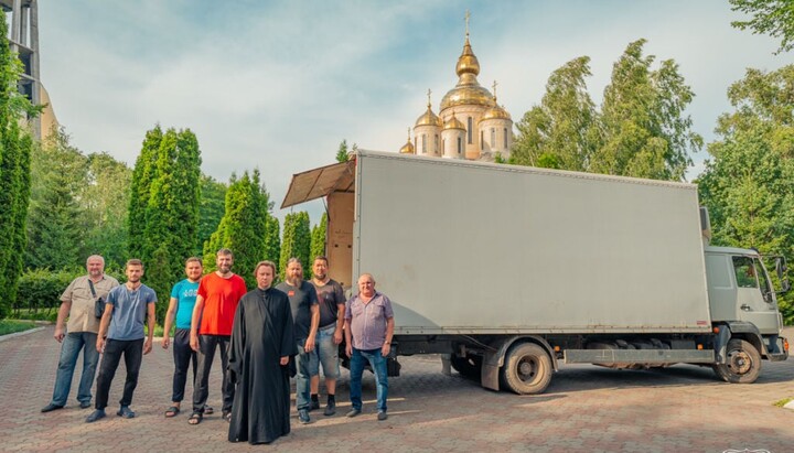 Гумпомощь для жителей Херсона. Фото: cherkasy.church.ua