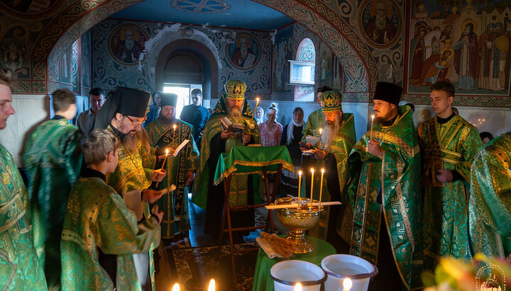 Водосвятний молебень у скиту Святогірської лаври у с. Богородичне. Фото: svlavra.church.ua