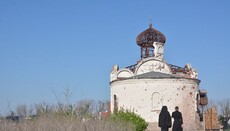 В день своего 65-летия митрополит Иларион (Шукало) молился в разрушенном Иверском монастыре