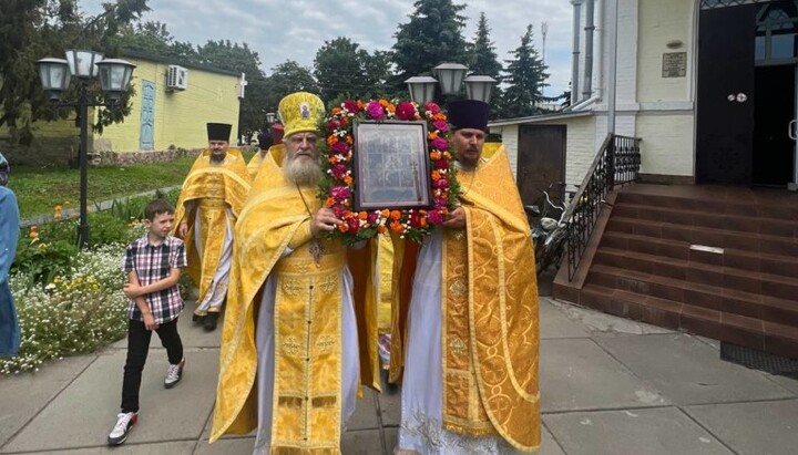 Хресна хода з чудотворною Рихлівською іконою свт. Миколая. Фото: orthodox.cn.ua