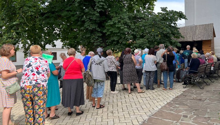 В УПЦ раздали гуманитарную помощь для 100 семей беженцев