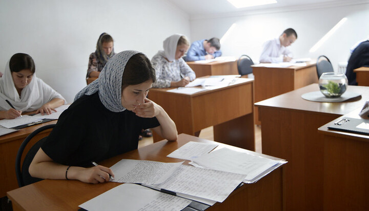 Вступительный экзамен в Каменец-Подольском иконописном духовном училище. Фото: lukicon.wixsite.com