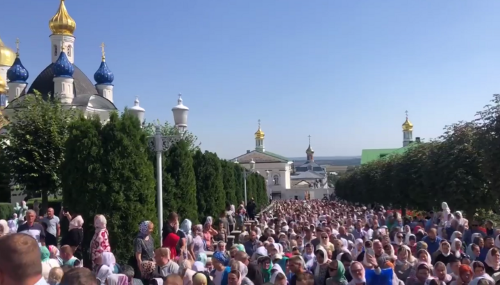 Хресний хід у день пам'яті набуття мощей прп. Іова Почаївського. Фото: СПЖ