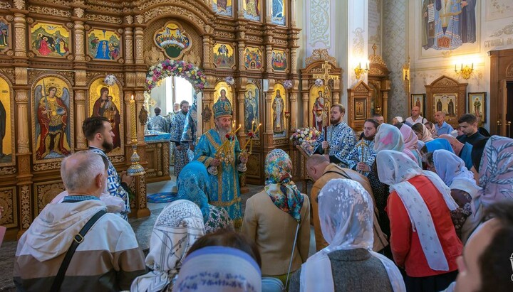 Святкова літургія в храмі свт. Феодосія Чернігівського в Києві. Фото: news.church.ua