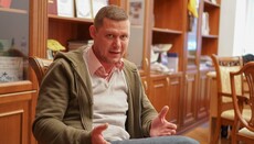 Правозахисник: Влада розпочинає релігійну війну, поки Путін рве Україну