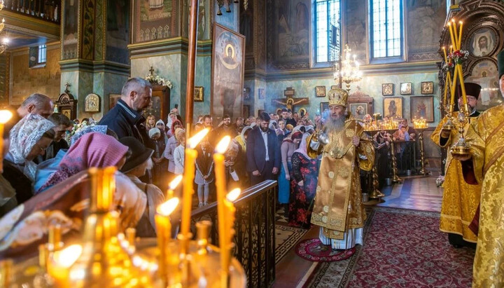 Божественна літургія в Покровському храмі УПЦ у Києві. Фото: news.church.ua