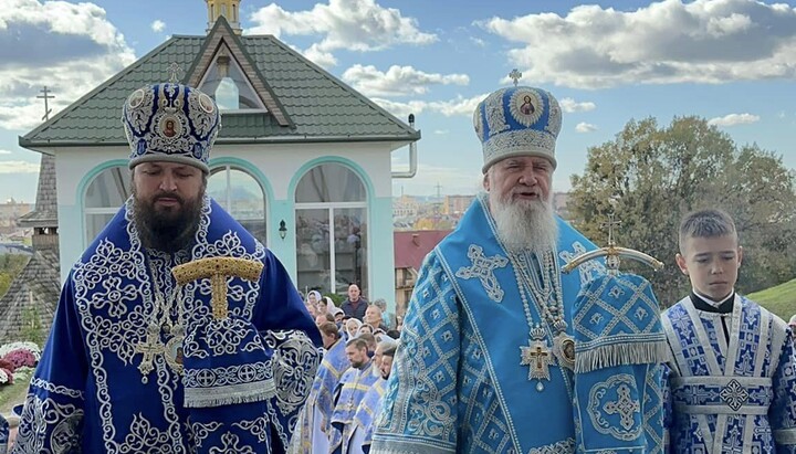 Молитовне поминання загиблих закарпатських воїнів у Мукачеві. Фото: m-church.org.ua 