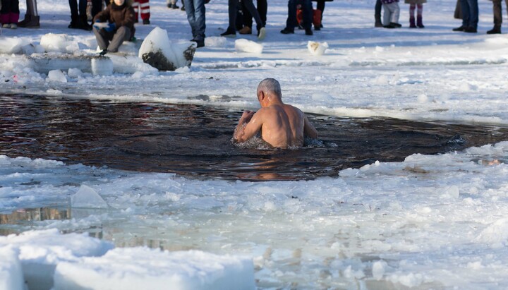 Купання на Водохреще у Києві. Фото: ukraine.segodnya.ua