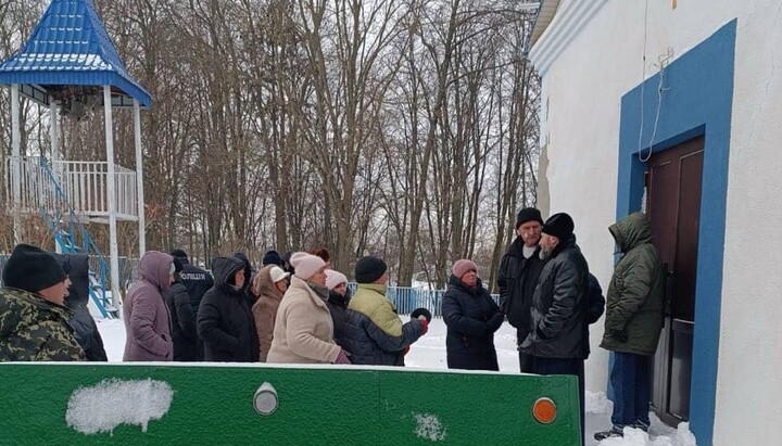 Спроба захоплення в Чепелівці. Фото: пресслужба Хмельницької єпархії