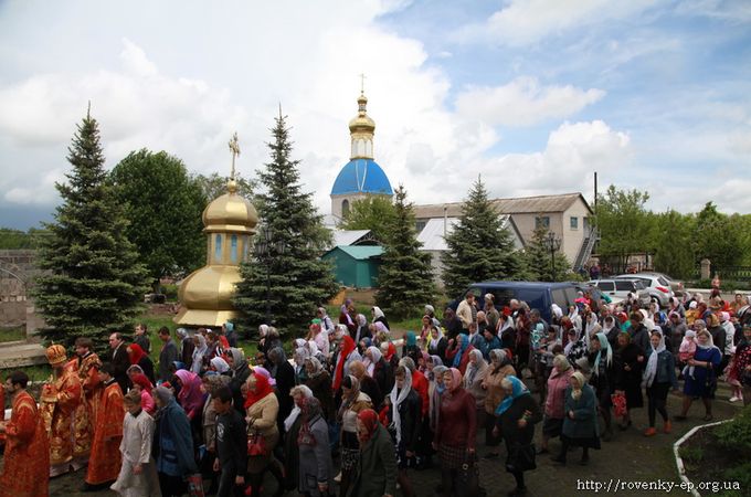 Ровеньківська єпархія УПЦ в Неділю святих жінок-мироносиць відзначила престольне свято