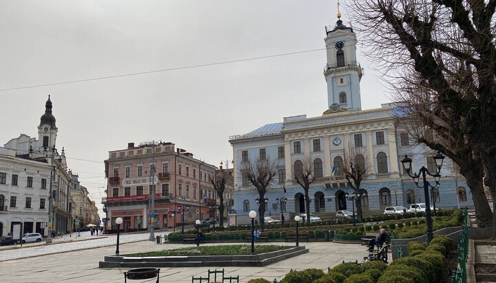 Центральна площа Чернівців. Фото: Чернівецька єпархія