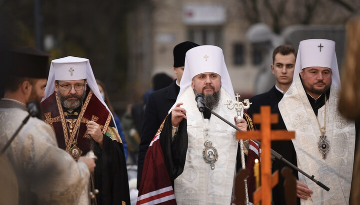 Зліва направо: глава УГКЦ Святослав Шевчук, глава ПЦУ Епіфаній Думенко, Олександр Драбинко. Фото: pomisna.info