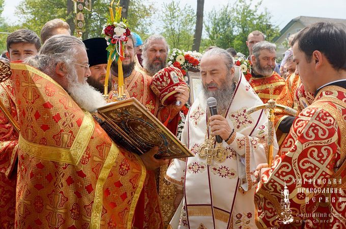 Предстоятель УПЦ – односельчанам: Жить нужно так, чтобы не было стыдно перед Богом