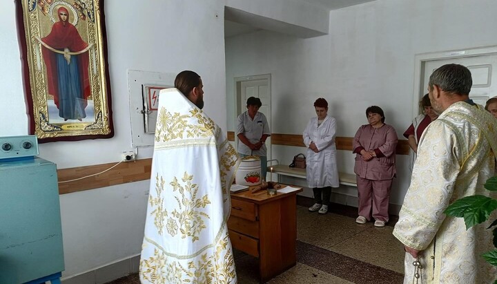 На Закарпатті віряни УПЦ допомогли облаштувати дитяче відділення лікарні