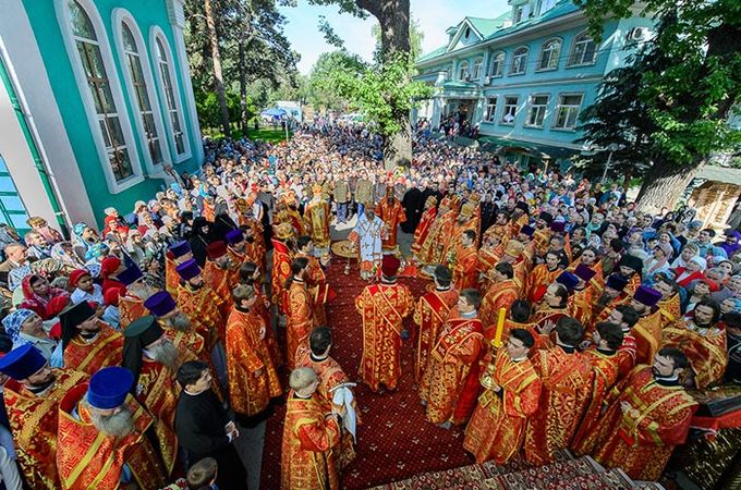 Алма-Ати: 70-річчя повернення Нікольського собору відзначили з Казанською іконою Богородиці