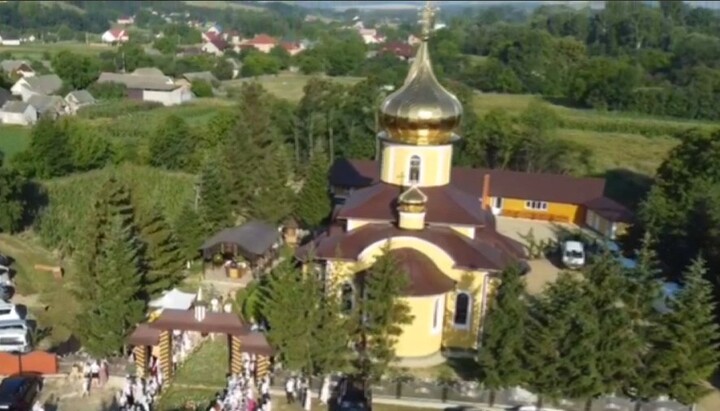 Храм УПЦ в ім'я преподобної Параскеви села Банчени. Фото: Фейсбук Чернівецько-Буковинської єпархії