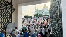 До дня Почаївської ікони Божої Матері до лаври прибув хресний хід з Волині