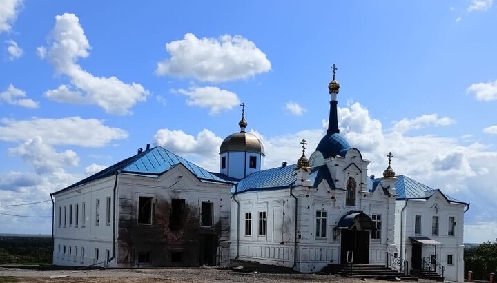 В Курській області РФ постраждали від обстрілів два храми монастиря