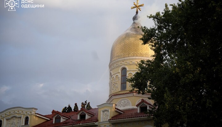 Пожежа в Іверському монастирі. Фото: Одеса медіа