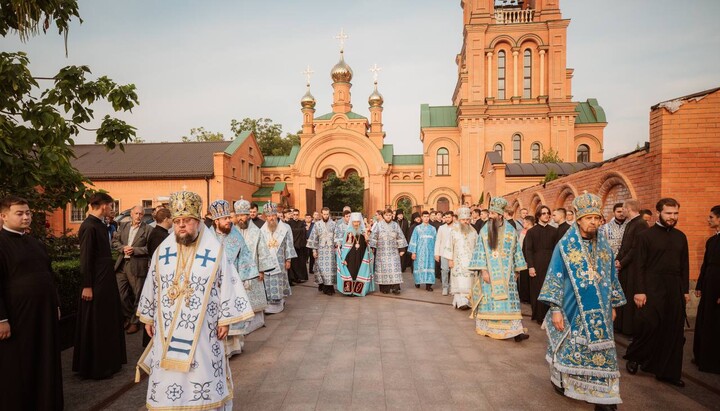 Богослужіння у Голосіївському монастирі УПЦ. Фото: Хмельницька єпархія