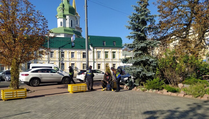 Провокатор намагався зірвати богослужіння у Лаврі