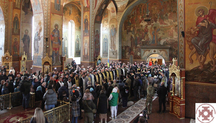 «Богослужіння» ПЦУ після захоплення собору. Фото: Черкаська єпархія ПЦУ