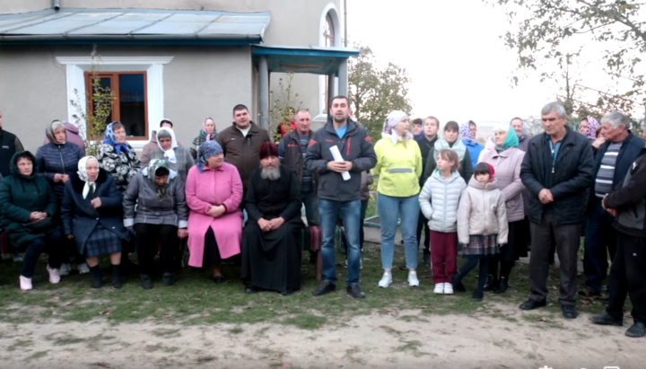 Парафія УПЦ на честь Успіння Пресвятої Богородиці села Василівка. Фото: скриншот відео Чернівецької єпархії