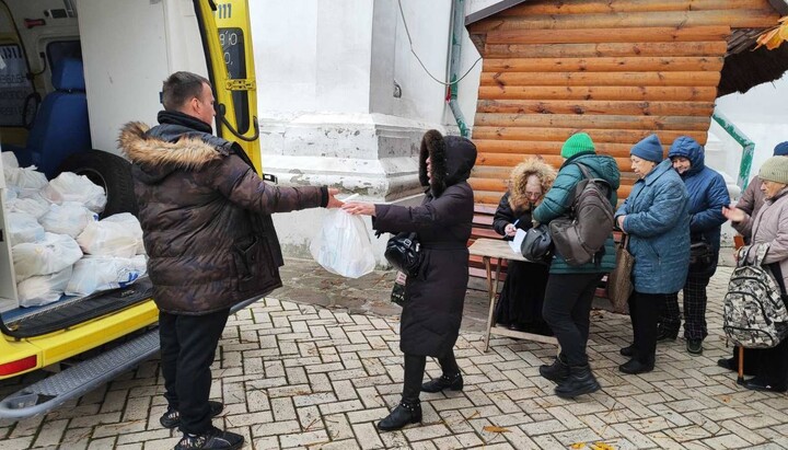 Допомога ВПО. Фото: Церква допомагає