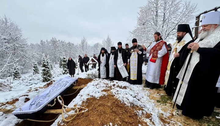 Похорон схимонаха Онуфрія (Бучело). Фото: Мукачівська єпархія