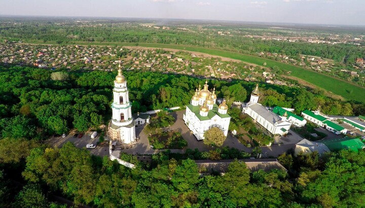 У Полтаві руйнується Хрестовоздвиженський монастир через зсув