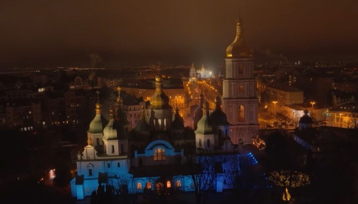 Кадр із різдвяного привітання президента. Фото: Апостроф