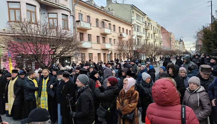 Voting of the actual UOC community in the Chernivtsi Cathedral on February 16. Photo: Chernivtsi Eparchy