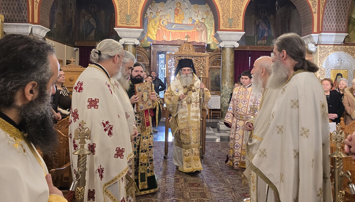 Metropolitan Seraphim of Piraeus and the clergy of the Piraeus Metropolis. Photo: imp.gr