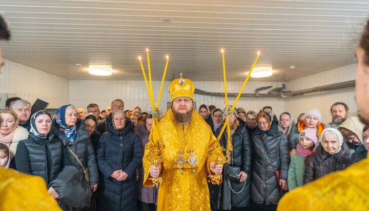 Митрополит Феодосий освятил временный храм в честь прп. Серафима Саровского. Фото: Черкасская епархия 