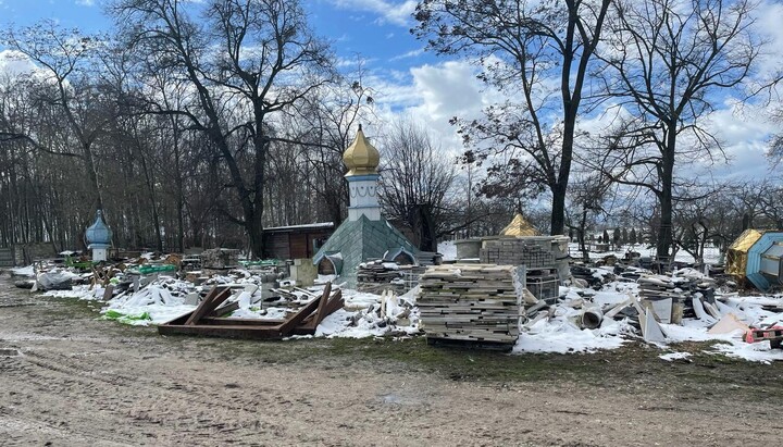 Повреждение травы и кустов в Почаевском лесничестве. Фото: Тг-канал Тернопольской прокуратуры