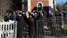 Police-aided OCU adherents seize UOC church in Komarivtsi