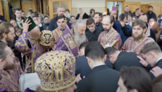 Metropolitan Onuphry ordains KDAiS students as readers