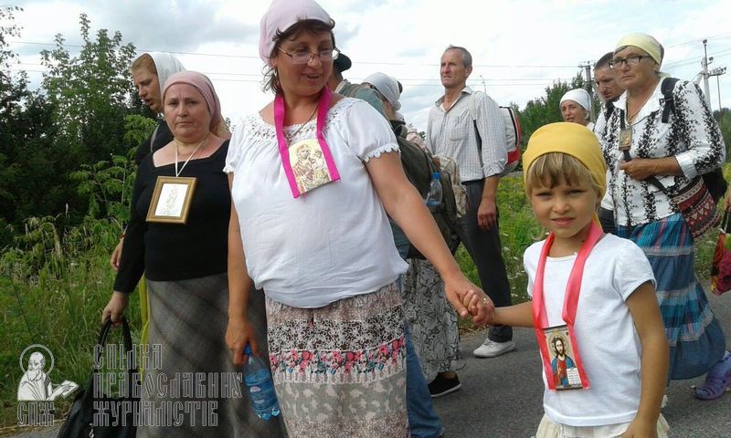 І п’ятимісячні, і 80-річні: тисячі хрестоходців прийшли до Почаїва фото 5