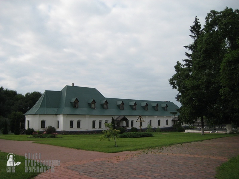 Спасо-Преображенский монастырь в городе Новгород-Северский (XI век) фото 18