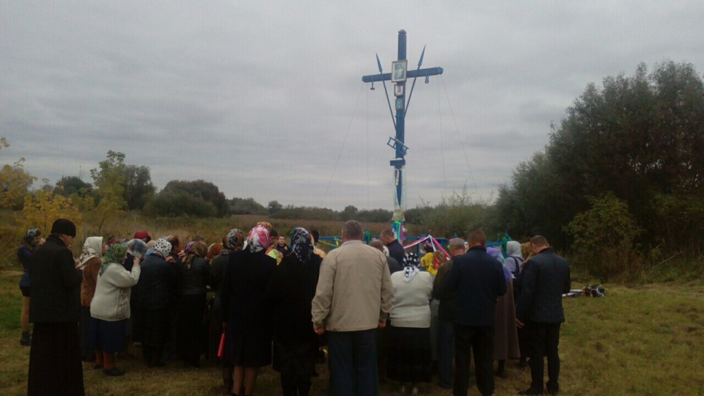 Молитва на місці сплюндрованої обителі: Хрестовоздвиженський монастир Дубно фото 4