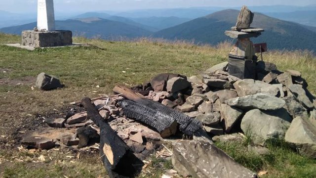 Чому християнські символи викликають ненависть у націоналістів фото 3