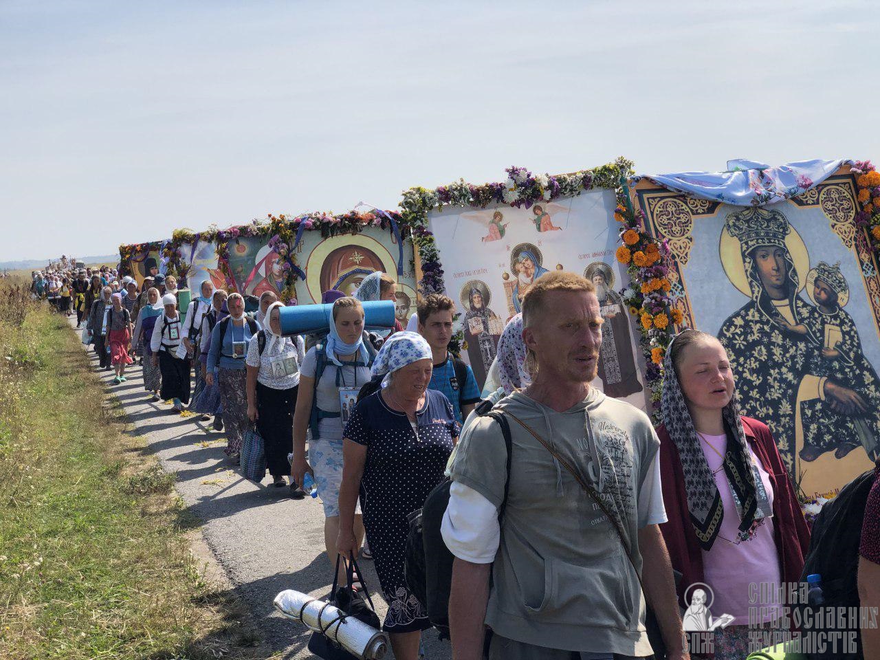 Сказ о крестоходцах, к Богородице идущих, или Зачем ходят в крестный ход фото 2