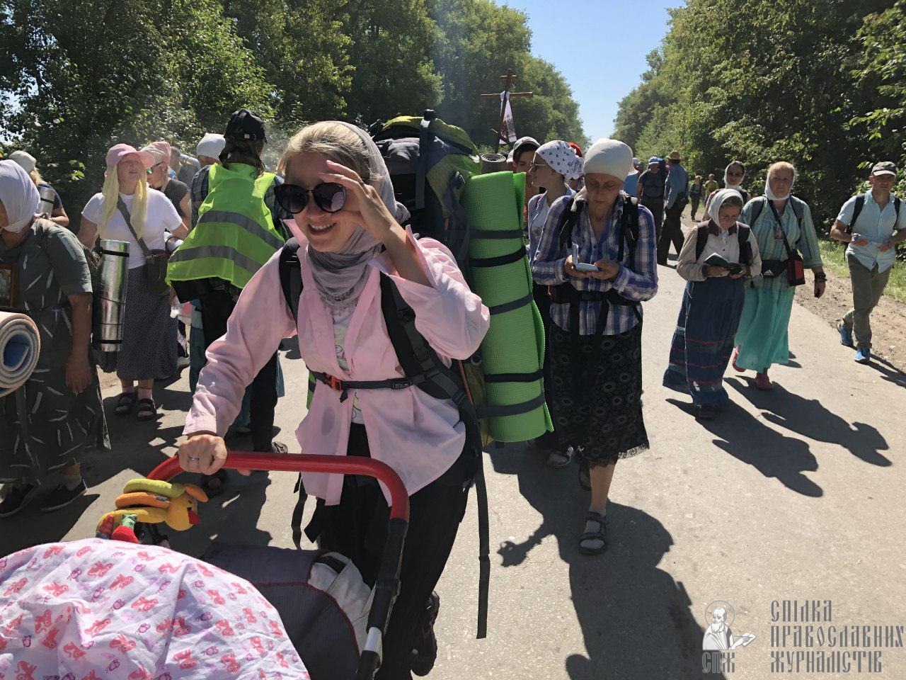 Сказ о крестоходцах, к Богородице идущих, или Зачем ходят в крестный ход фото 5