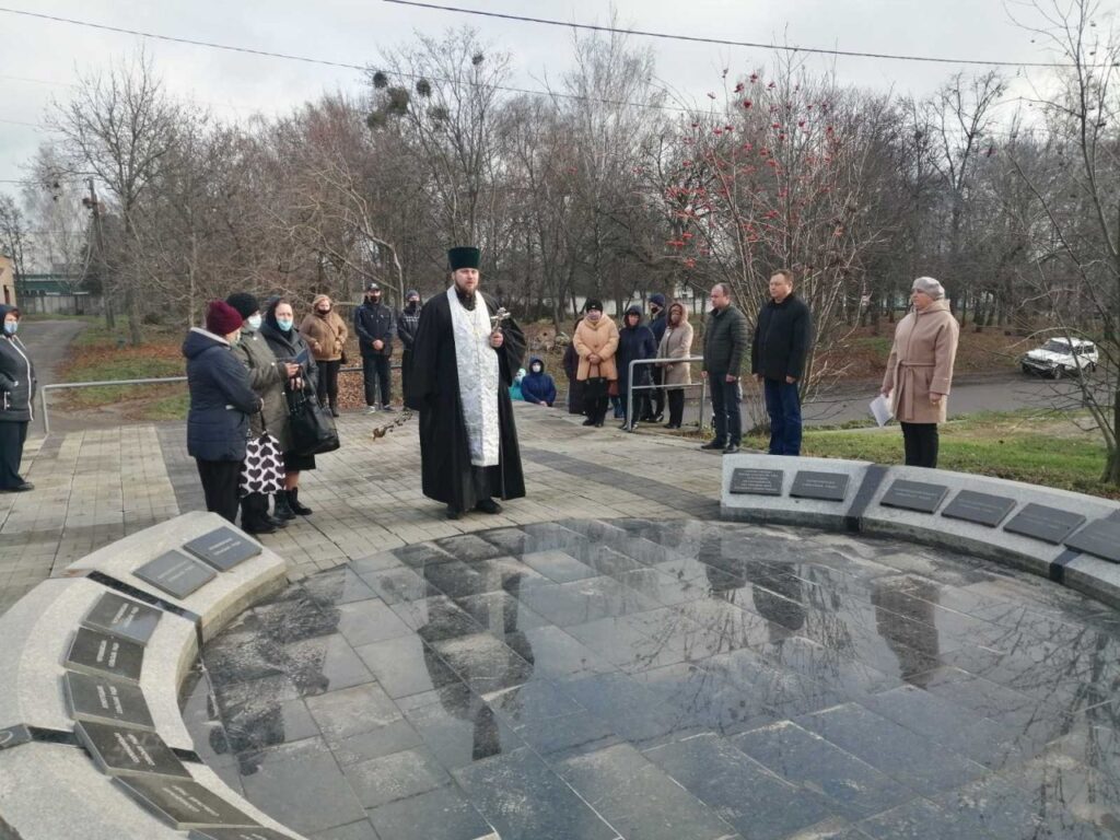 В епархиях УПЦ почтили память жертв голодоморов фото 10