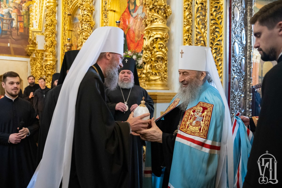 Паства УПЦ привітала Блаженнішого Митрополита Онуфрія з Пасхою Христовою фото 2