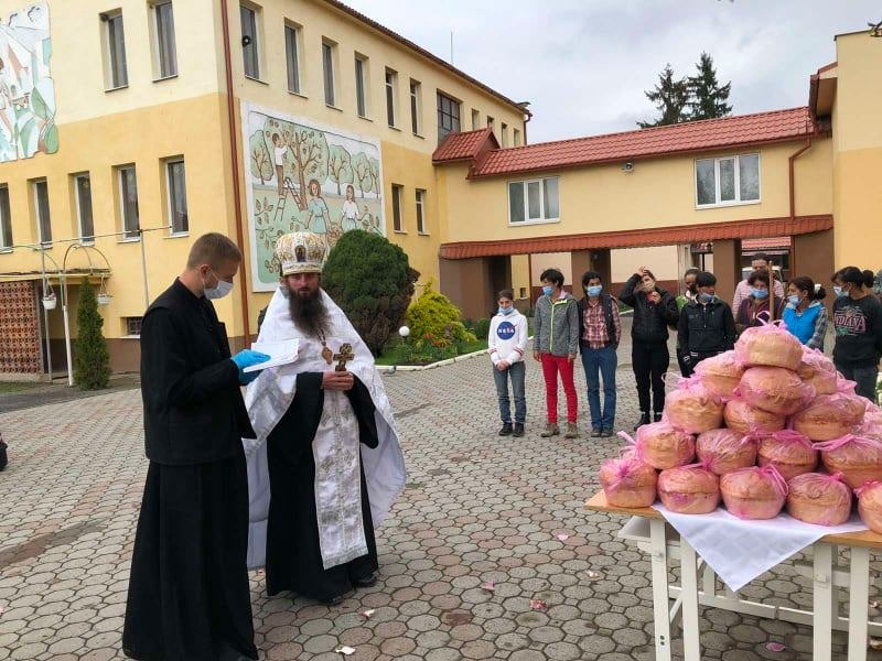 До світлого свята Великодня в єпархіях УПЦ провели благодійні акції фото 1