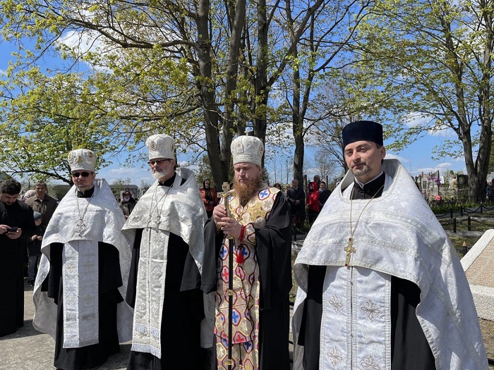 У День Перемоги в єпархіях УПЦ молилися за загиблих воїнів фото 5