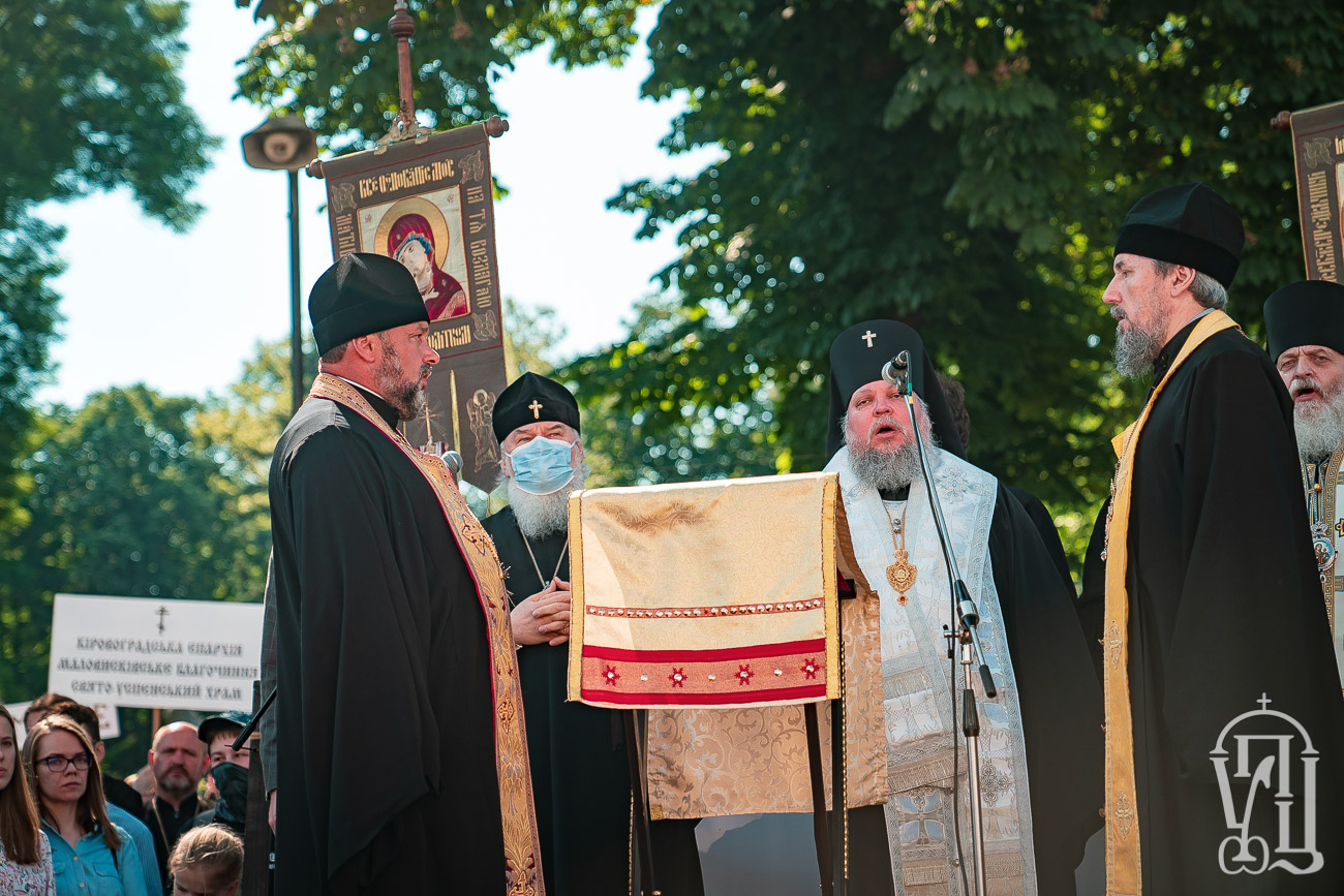 Стояння під Радою і ОП: миряни усвідомлюють відповідальність за Церкву? фото 2