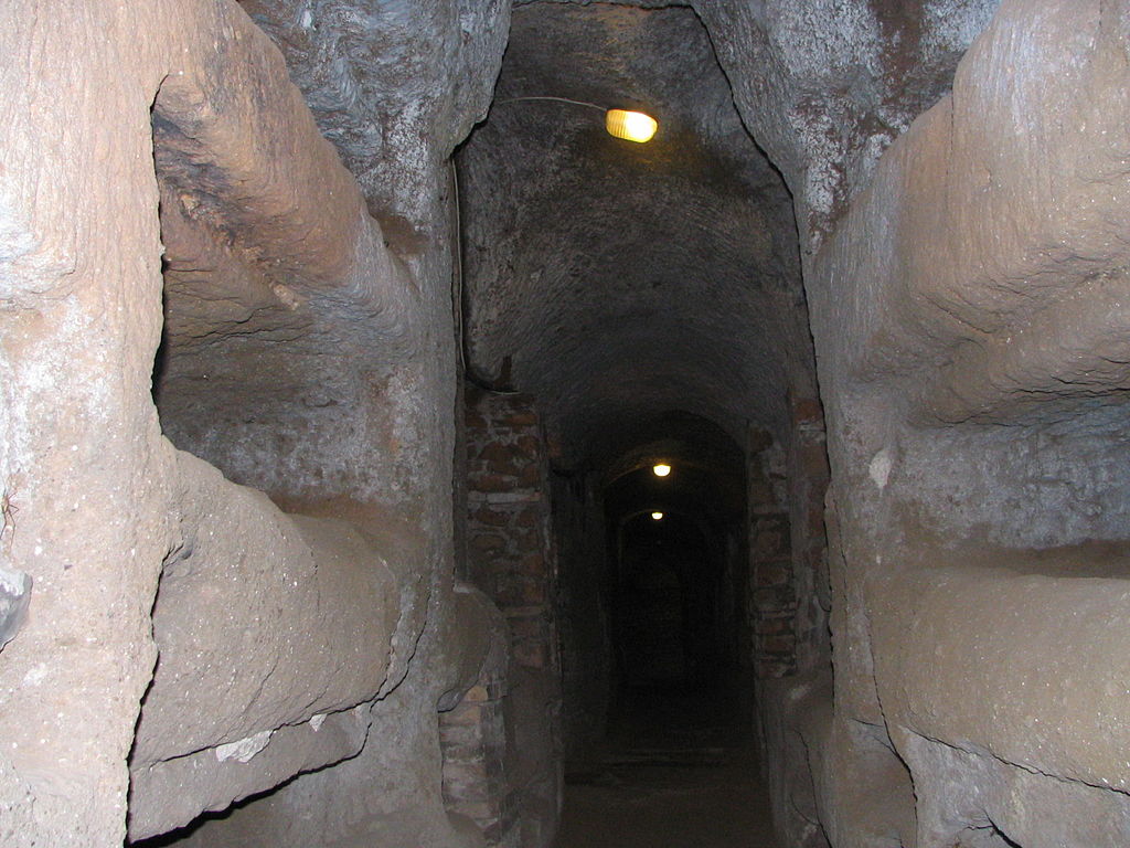 Catacombs: the underground life of Christians yesterday and today фото 1