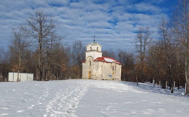 В Боснии осквернили храм СПЦ, расположенный  рядом с лагерем мигрантов фото 1